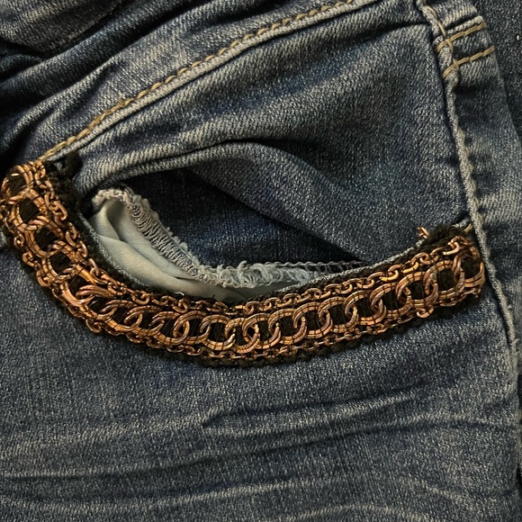 *Vintage* Y2K Hot Kiss Gold Chain Embellished Skinny Lily Jeans Size 3 - Picture 3 of 7